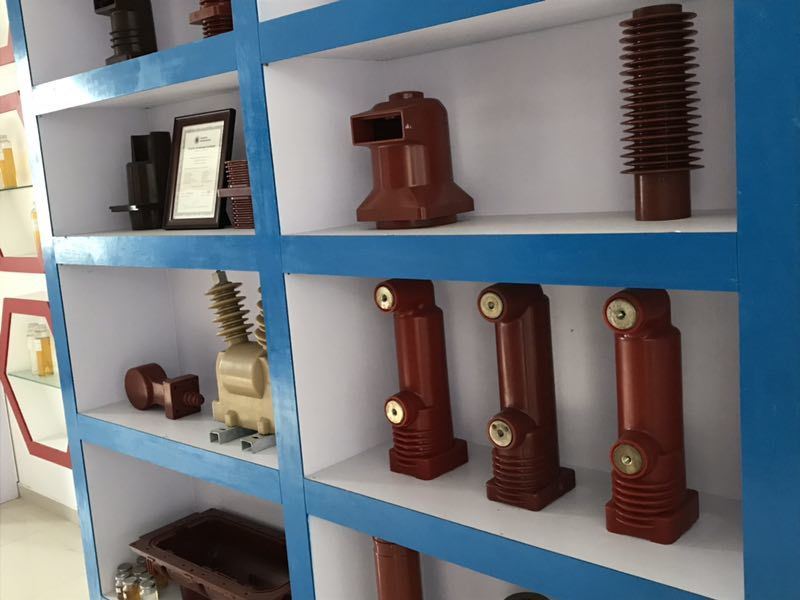 Flammhemmendes Epoxidharz für die elektrische Isolierung von 10-1100KV mit hohem TG (70-125°C) und APG- & Gießverfahren