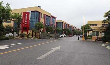 Spaltwiderstand Epoxidharz Klarflüssigkeitshärter für Trockentyp-Transformator 4